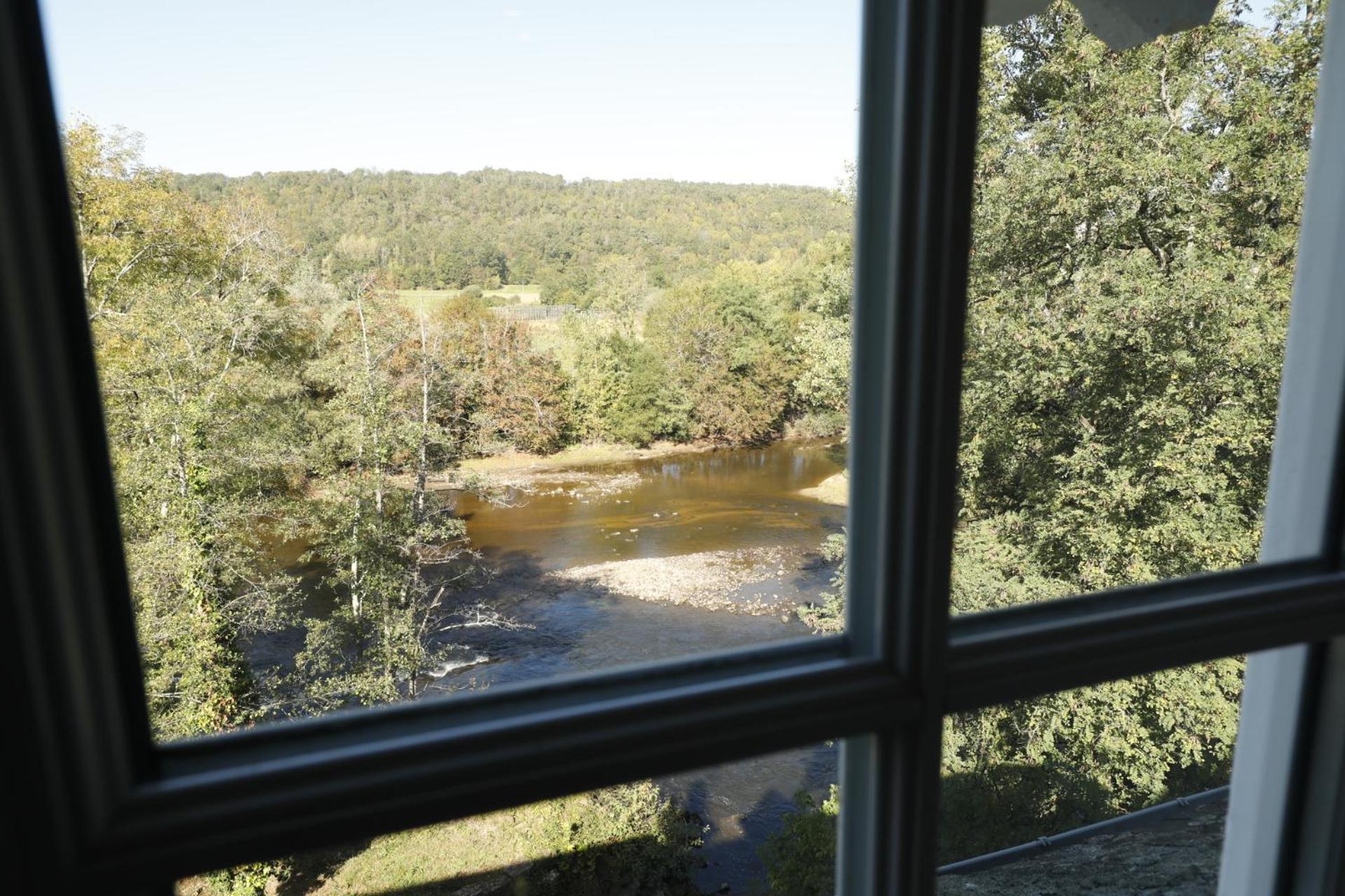 French Correze Moulin Bleu Hotel Saint-Pantaleon-de-Larche Exterior photo