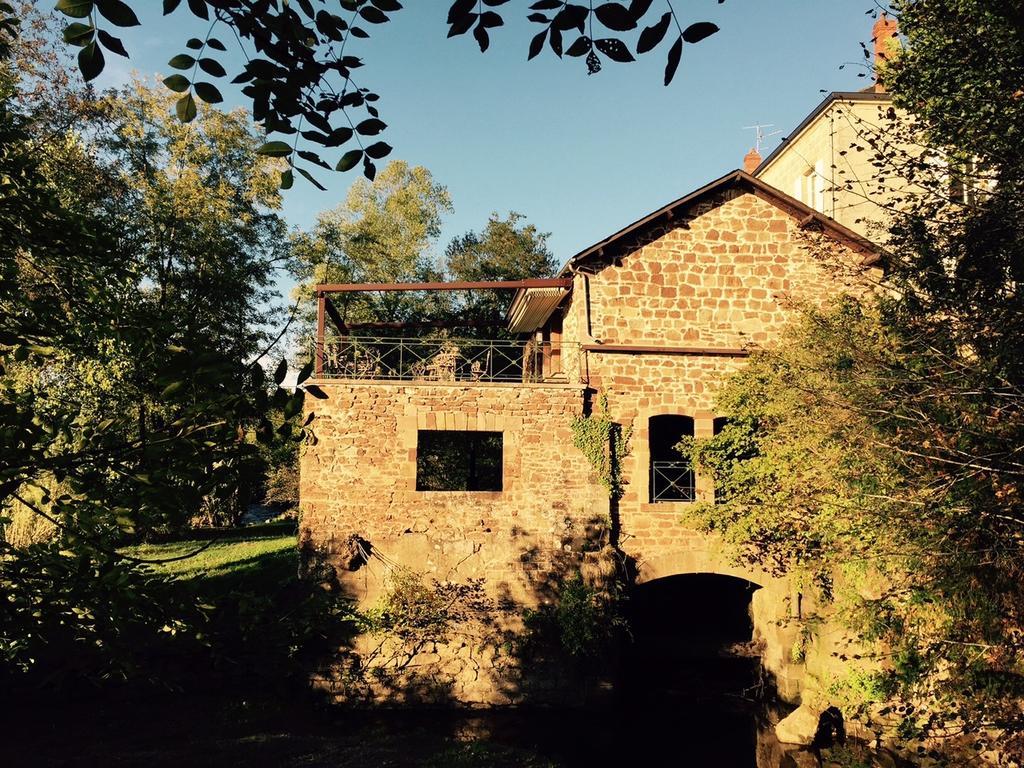 French Correze Moulin Bleu Hotel Saint-Pantaleon-de-Larche Exterior photo