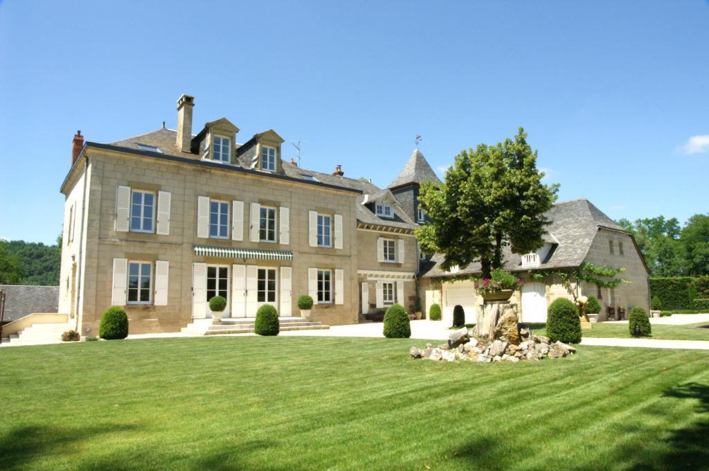 French Correze Moulin Bleu Hotel Saint-Pantaleon-de-Larche Exterior photo